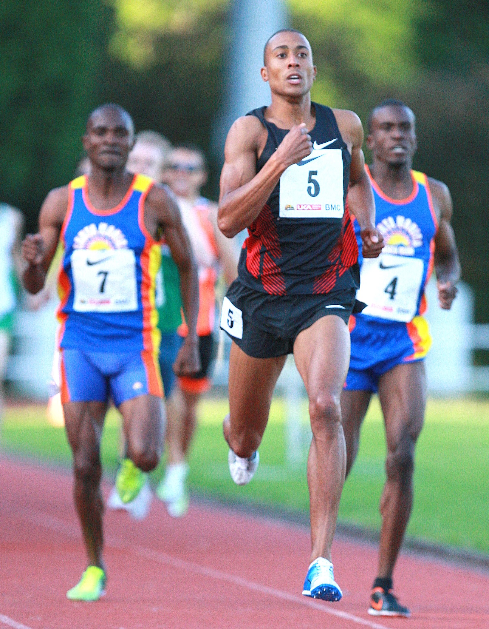 Men 800 A