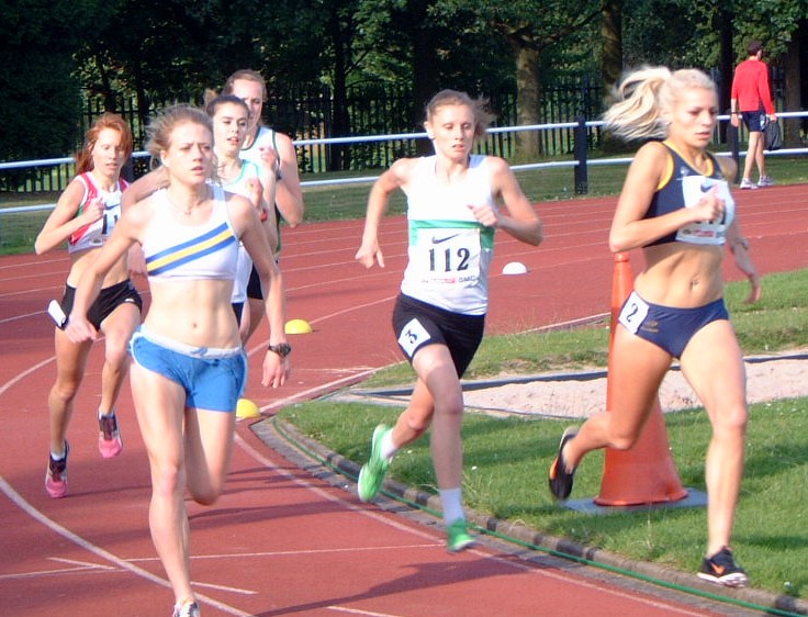 Women 800 E